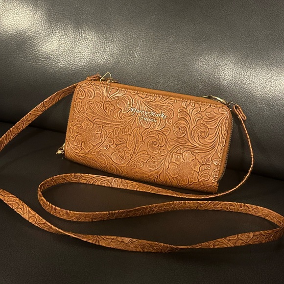 Darcy Marks Crossbody Wallet Purse - Picture 1 of 7